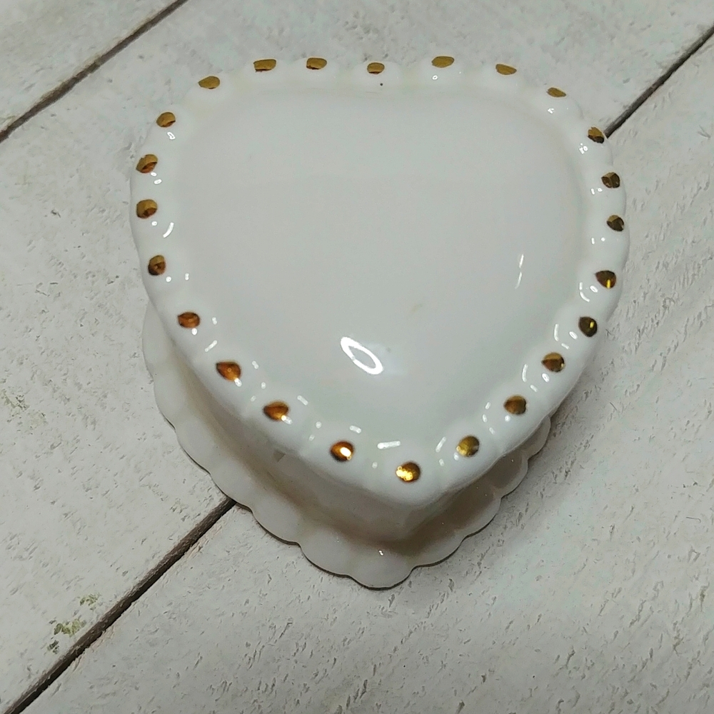 🎉2/$16 Heart Shaped Ceramic Ring Box Jar